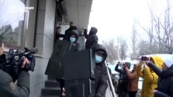 Обыск в редакции 24.kg. Гендиректора и редакторов обвинили в "пропаганде войны" Обыск в редакции 24.kg. Гендиректора и редакторов обвинили в "пропаганде войны"