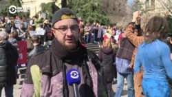 "Хочется надеяться, что Россия будет свободной". В Тбилиси проходит акция протеста вместо голосования "Хочется надеяться, что Россия будет свободной". В Тбилиси проходит акция протеста вместо голосования