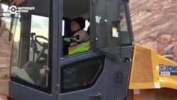 В Таджикистане почти вдвое сократили список запрещенных для женщин профессий В Таджикистане почти вдвое сократили список запрещенных для женщин профессий