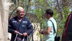 "Я хозяин!" Свекор бьет невестку на глазах журналистов: случай семейного насилия в Кыргызстане  "Я хозяин!" Свекор бьет невестку на глазах журналистов: случай семейного насилия в Кыргызстане