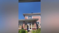 Высокопоставленный казахстанец напал на жену и детей и избил их, чтобы выселить из дома. Полиция и приставы не вмешивались  Высокопоставленный казахстанец напал на жену и детей и избил их, чтобы выселить из дома. Полиция и приставы не вмешивались