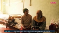 "Просто думала поздравить россиян, чтобы больше не громили". Что рассказывает "бабушка с красным флагом" "Просто думала поздравить россиян, чтобы больше не громили". Что рассказывает "бабушка с красным флагом"