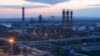 Россия зарабатывает порядка миллиарда евро в день на поставках энергоносителей в Европу. И каждый день промедления с решением вопроса про эмбарго приносит дополнительные доходы Российской Федерации
