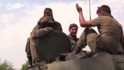 После отступления из Харьковской области поддерживаемые РФ боевики
"ДНР" и "ЛНР" оказались заблокированы на границе После отступления из Харьковской области поддерживаемые РФ боевики
"ДНР" и "ЛНР" оказались заблокированы на границе