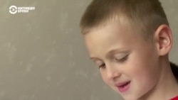 Шестилетний Илья потерял всю семью в Мариуполе. Его хочет усыновить пара, которая бежала из Славянска Шестилетний Илья потерял всю семью в Мариуполе. Его хочет усыновить пара, которая бежала из Славянска