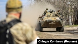 Военнослужащие пророссийских войск. Мариуполь, Украина, 21 апреля 2022 года