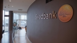 В Латвии запретили банкам обслуживать клиентов на русском языке В Латвии запретили банкам обслуживать клиентов на русском языке