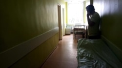 В Подмосковье уволили полицейских, из-за которых два реставратора из Узбекистана выпрыгнули из окна В Подмосковье уволили полицейских, из-за которых два реставратора из Узбекистана выпрыгнули из окна