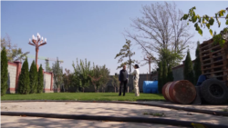 Жители района Киргизия-1 в Бишкеке лишились земли из-за правительственной трассы Жители района Киргизия-1 в Бишкеке лишились земли из-за правительственной трассы