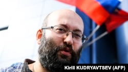 Илья Азар