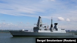 Британский "Дефендер" прибывает в порт Одессы для совместных учений, 18 июня 2021 года