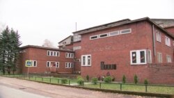 Жители поселка в Калининградской области пытаются спасти от сноса здание школы Жители поселка в Калининградской области пытаются спасти от сноса здание школы