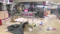 "Вынесли крупную технику, а что осталось и не вынесли – побили, разгромили абсолютно весь магазин". Как грабили магазины в Алматы "Вынесли крупную технику, а что осталось и не вынесли – побили, разгромили абсолютно весь магазин". Как грабили магазины в Алматы