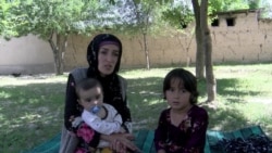 В Таджикистане муж выгнал жену из дома: она рожала дочерей, а не сыновей В Таджикистане муж выгнал жену из дома: она рожала дочерей, а не сыновей