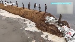 Жители сел в Северном Казахстане укрепляют дамбы: вода приблизилась к Петропавловску Жители сел в Северном Казахстане укрепляют дамбы: вода приблизилась к Петропавловску