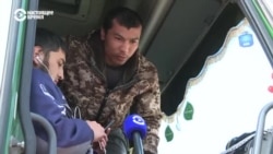 На границе между Кыргызстаном и Казахстаном застряли более 150 фур. Водители жалуются на новые правила досмотра На границе между Кыргызстаном и Казахстаном застряли более 150 фур. Водители жалуются на новые правила досмотра