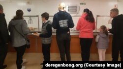 Украинские беженцы в центре помощи в Нидерландах